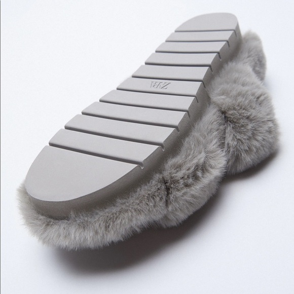 🌹NWT. Zara Grey Fur Sandals. Size 6. - Picture 6 of 7
